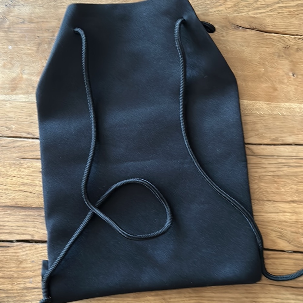 Triangl neoprene Drawstring backpack - Picture 3 of 4